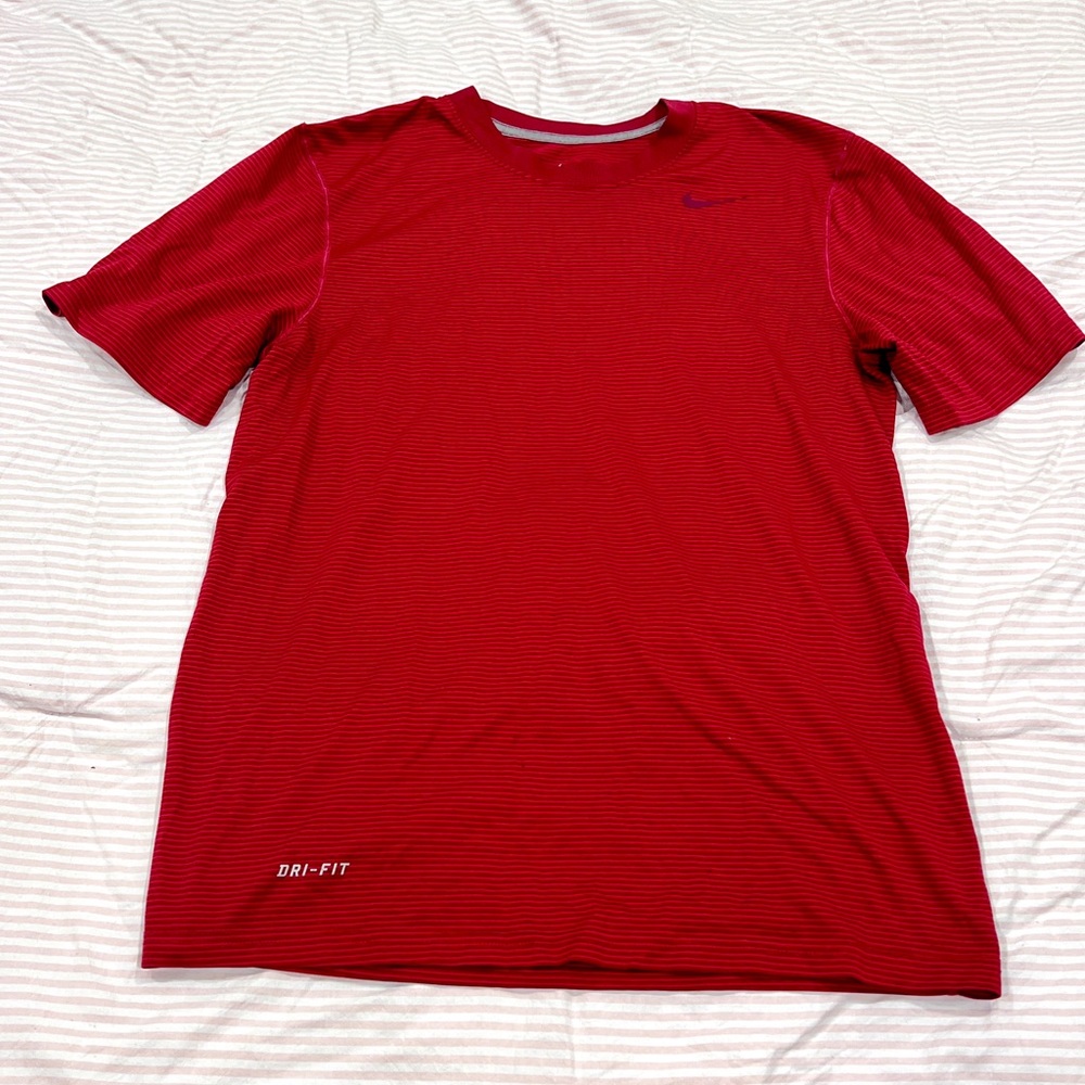 Nike Men's Red Short Sleeve Tee